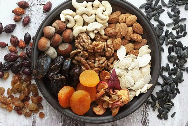 5 types of nuts and dried fruits that support good weight loss, did you know